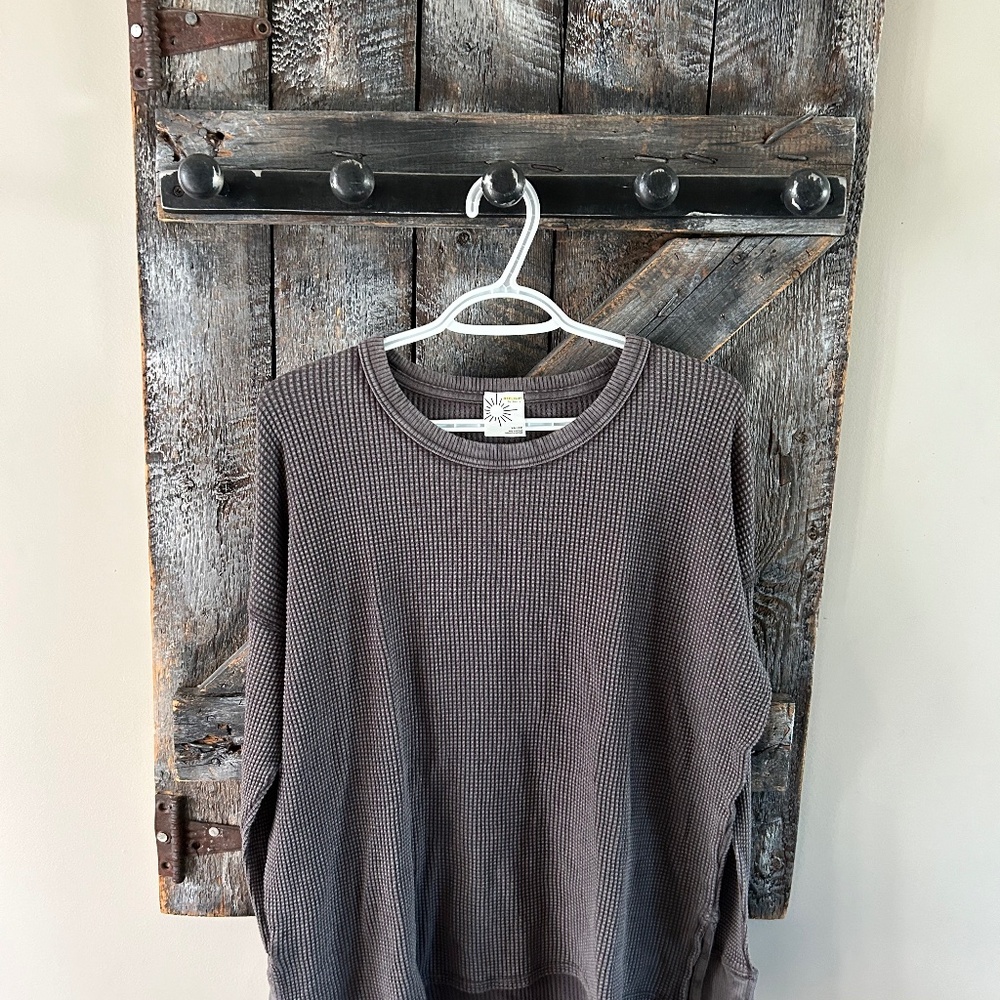 New w/out Tags Offline Grey Waffle Long Sleeve Shirt  - Size Extra Small